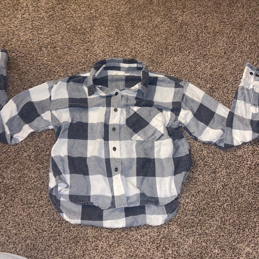 Button up - Picture 1 of 2